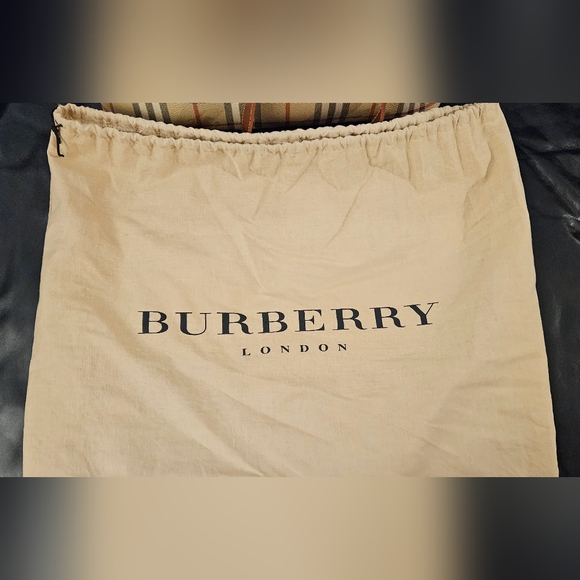 *MINT CONDITION* Vintage Burberry Haymarket Tote w/ free key fob & bag - Picture 15 of 16